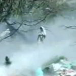 世界の不思議映像：火災現場で撮影された煙の中の花嫁